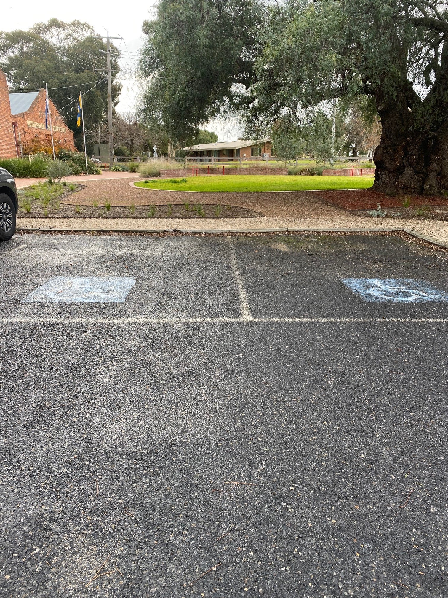 Accessible car spots outside Rutherglen Visitor Informatio Centre.