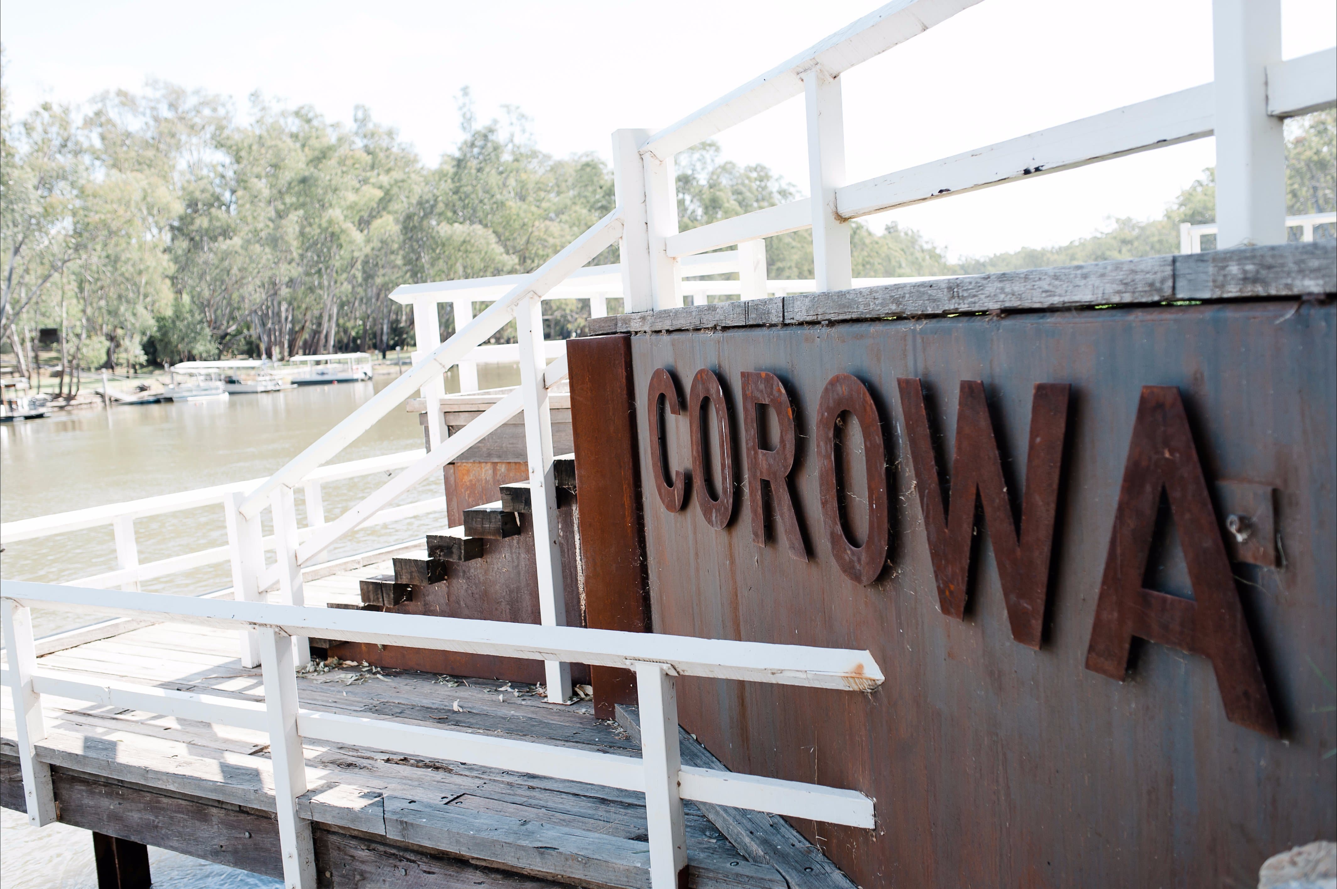 Corowa Foreshore Fishing platform